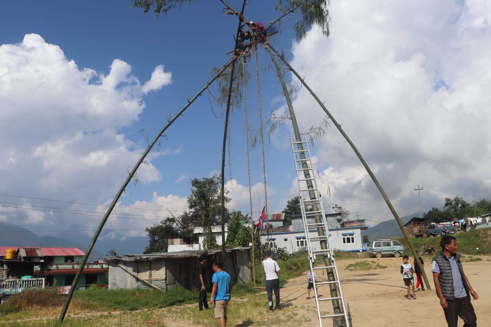 मौलिक परम्परागत लिङ्गे पिङ लोप हुँदै 