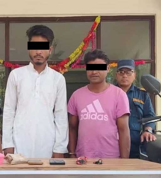 झापामा खैरो हेरोइनसहित दुई जना पक्राउ